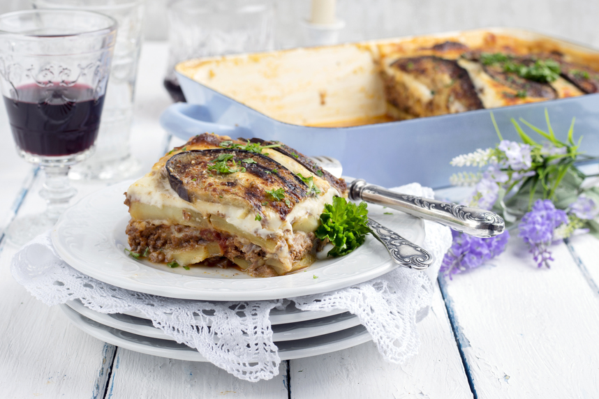 Wine pairing with Moussaka: the best red and white wines